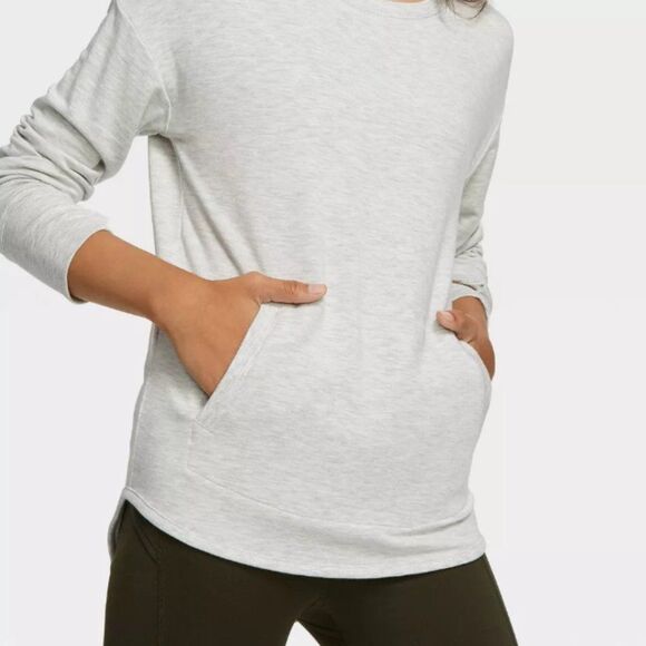 Cozy Lightweight Fleece Crewneck Sweatshirt - Light Grey - Picture 4 of 8